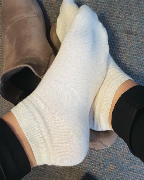 Pin Von Val🌼 Auf Snaps Socken Füße Adidas