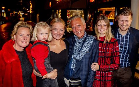 maxime en erica meiland signeren hun boeken bij boekwinkel omlo  klazienaveen de meilandjes