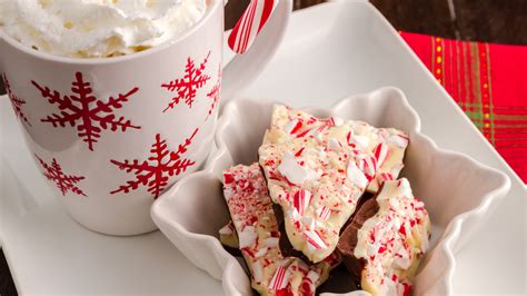 Peppermint Candy Cane Bark 3 Ingredients