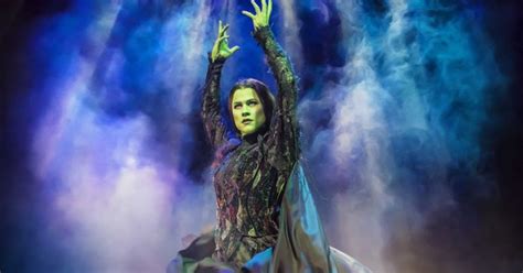 review wicked  bord gais energy theatre