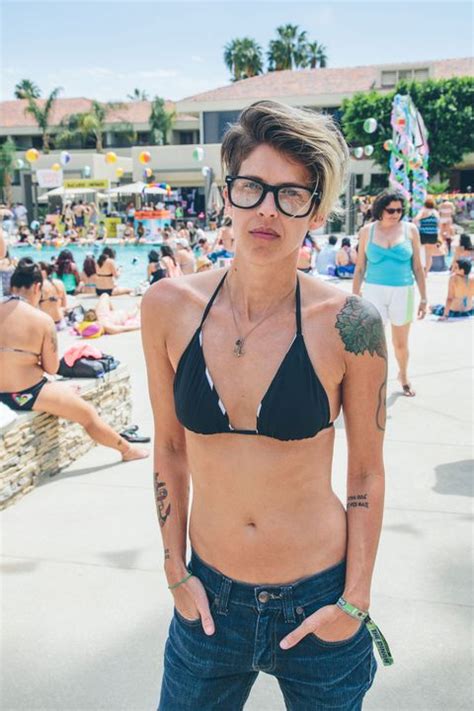 24 beautiful photos that show what a lesbian really looks like