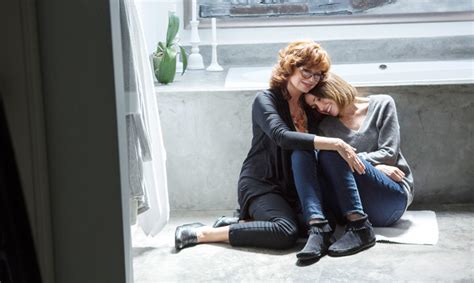 review in ‘the meddler a yakkety mom comes of a certain age the new york times