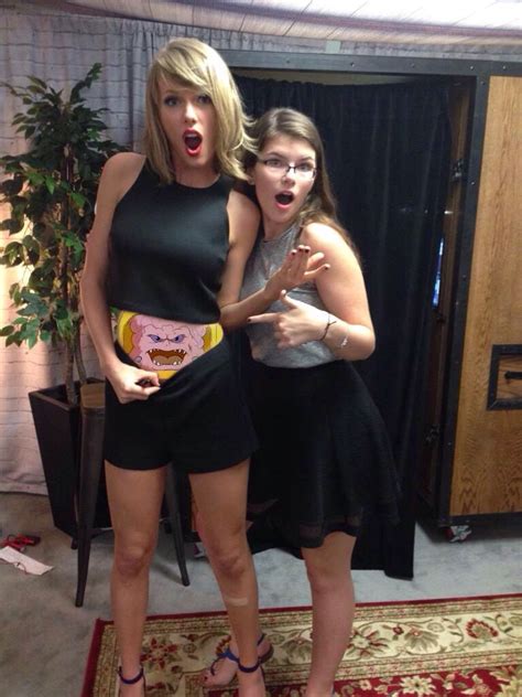 Taylor Swift Belly Button