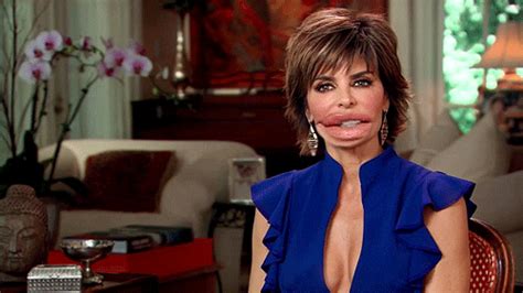 lisa rinna by realitytv find and share on giphy
