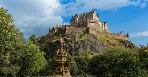 top  famous landmarks  scotland happy tours