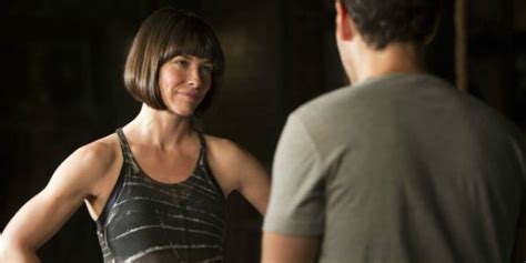 Evangeline Lilly S Arms Are Looking Huge For Ant Man And