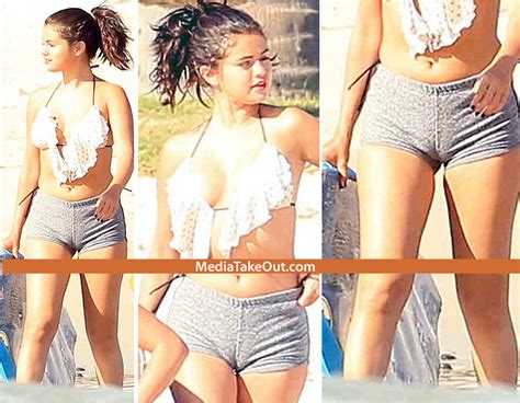 Selena Gomez And Her Camel Toe Spotted On The Beach [pic
