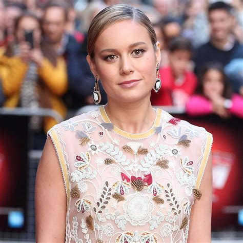 are brie larson s boobs real why her breasts look bigger now