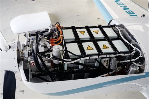 successful test flight     kw siemens electric aircraft motor driving plugin