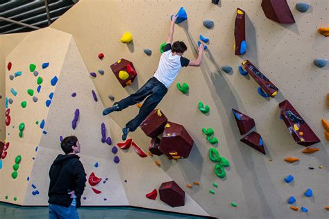 eerste boulderhal van zwolle opent dit weekend op de marslanden rtv focus