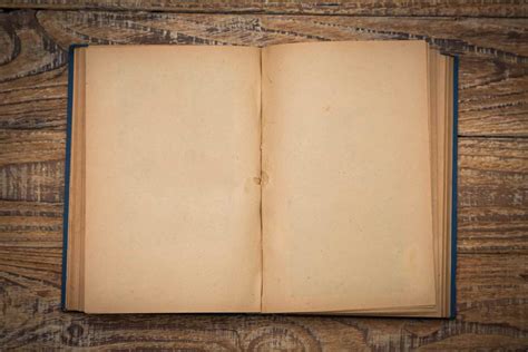 open blank pages   book  wood background praxis fuer podologie