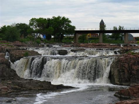 you can drive right up to the beautiful sioux falls in south dakota