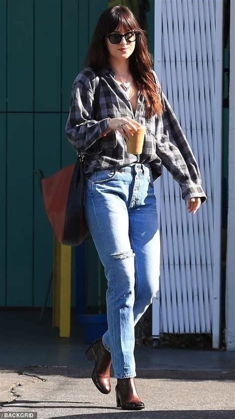 dakota johnson fall street style dakota johnson street style