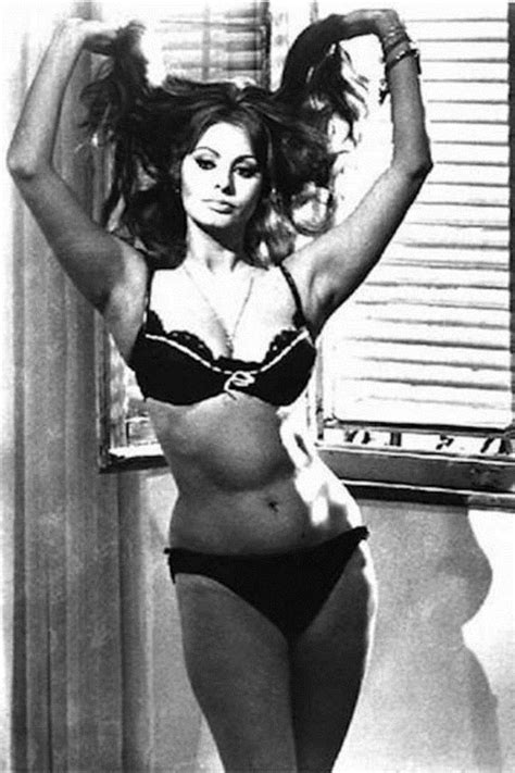 Sophia Loren Nude Barnorama