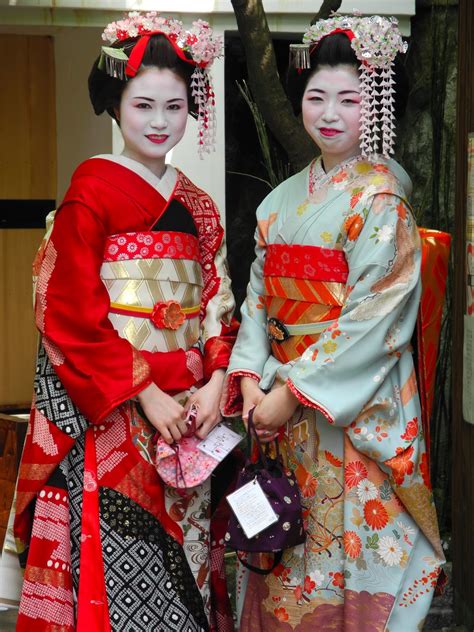 camirtw japanese people  traditional clothes