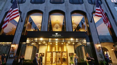 park lane hotel draws  bids   billion price   york times