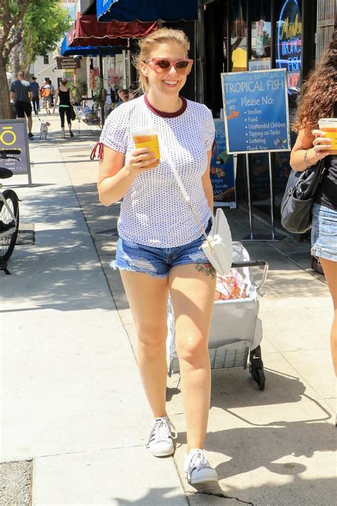 Jodie Sweetin Wears A White Top And Denim Shorts While Out Shopping At