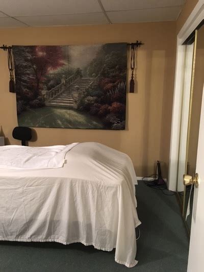 about me leslie s massage therapy