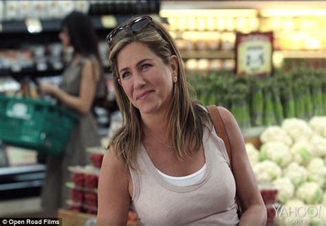 Jennifer Aniston Plays Single Mom In Upcoming Mothers Day Comedy