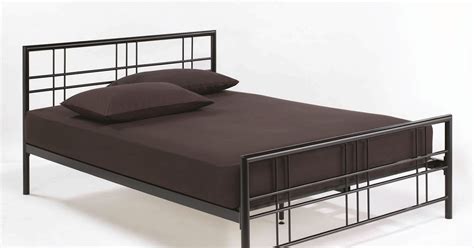 model tempat tidur besi