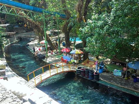 umbul cokro tulung wisata air  mengasyikkan