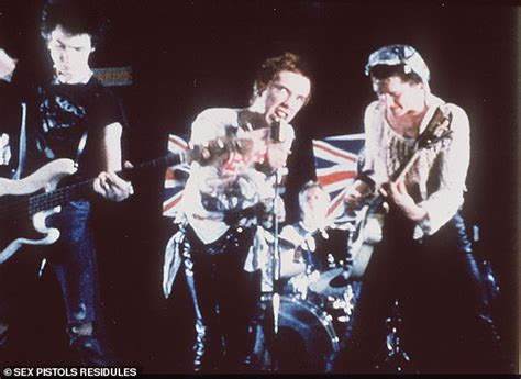 johnny rotten speaks about the crown during court battle with bandmates