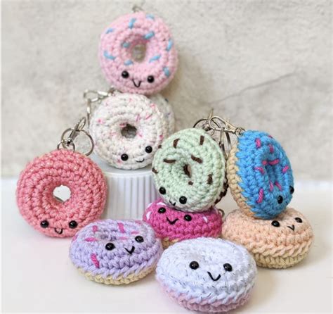 quick  easy crochet keychains  bags stashbuster