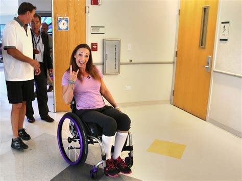 U S Gold Medalist Amy Van Dyken Severs Spine In Atv Accident