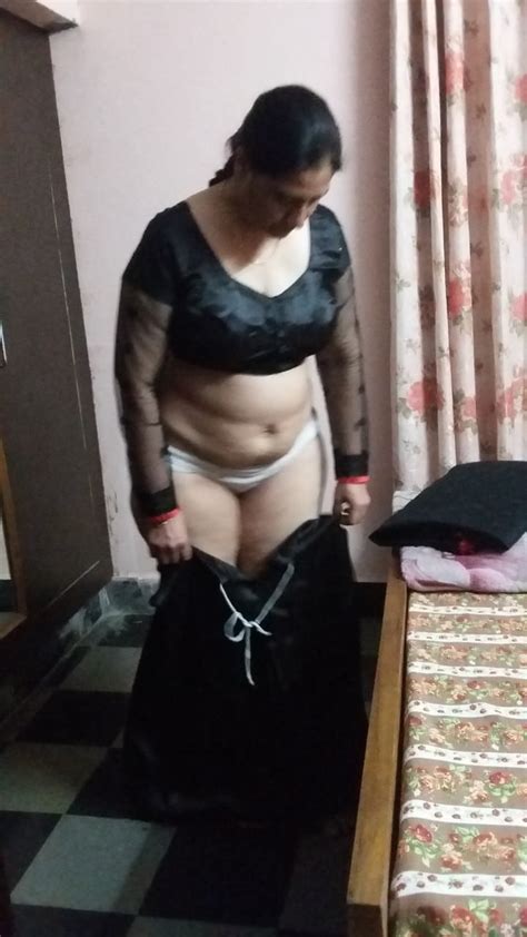 big ass saree aunty nude show indian porn images desi sex pictures