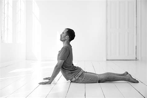yoga voor je onderrug  tips en  oefeningen yoga