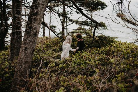 Oregon Coast Elopement Portland Wedding Photographer
