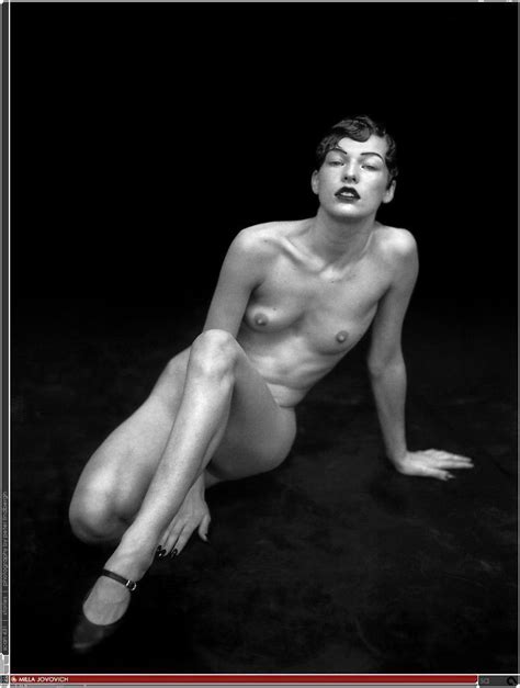 milla jovovich página 18 fotos desnuda descuido topless bikini pezón