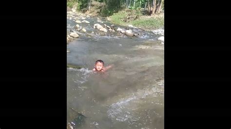 aaaakbar mandi di sungai youtube