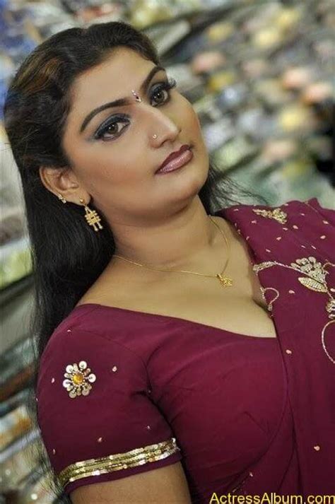 mallu actress babilona sexy saree  actress album