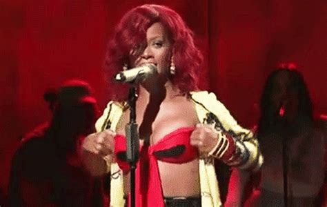 Rihanna  Find And Share On Giphy