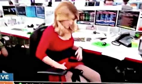 Tv Reporter Left Red Faced When Camera Catches Her In