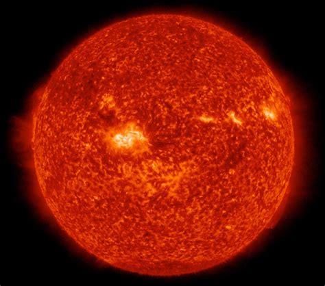 Nasa Looks Directly At The Sun So You Dont Have To And Its Gorgeous