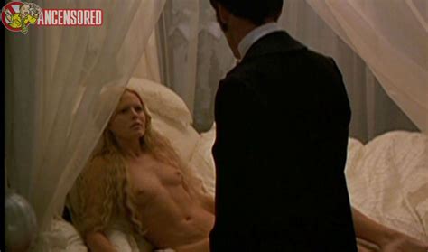 patsy kensit desnuda en angels and insects