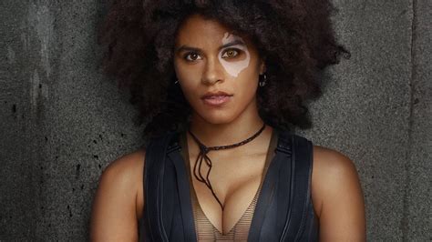 New Photo Of Zazie Beetz As Domino In Deadpool 2 Gives Us A Closer Look