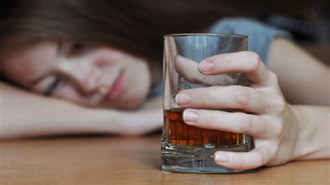 excessive alcohol  linked  early onset dementia risk fox