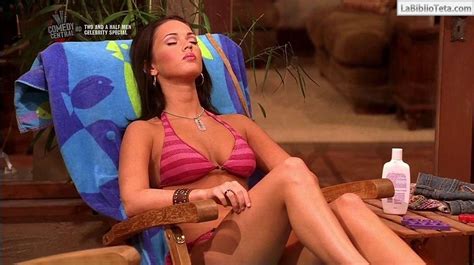 Megan Foxen En Bikini Para Dos Hombres Y Medio 1x12 La