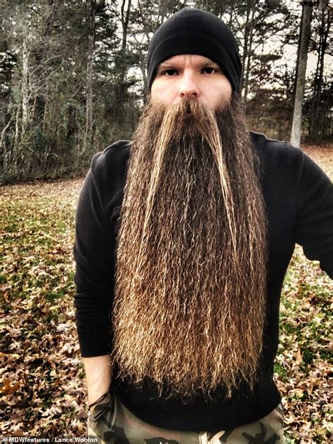 man grew  beard     feet long  enters competitions