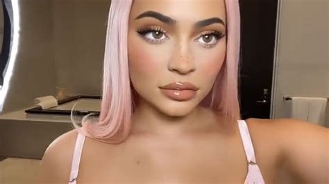 Kylie Jenner Already Switched From Blonde To Pastel Pink