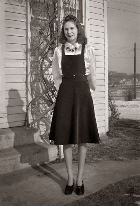 30 Cool Photos Show What Teenage Girls Wore In The 1940s