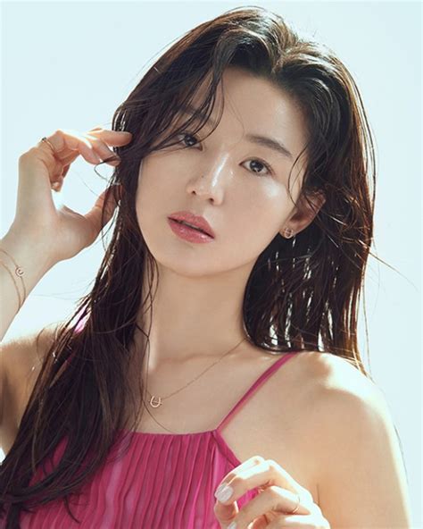 Top 10 Most Beautiful Korean Actresses According To