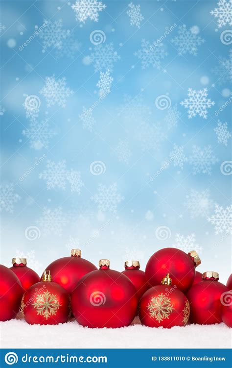 many red christmas balls baubles background decoration