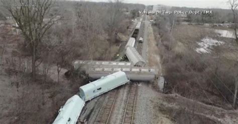 freight train derails  detroit  cleanup continues  east palestine ohio cbs news