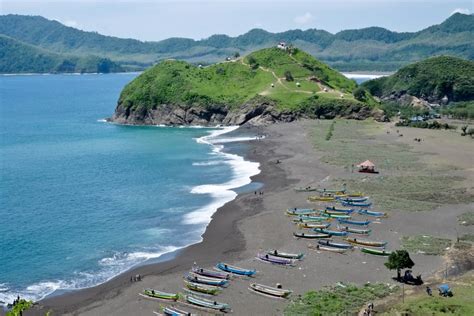 Tren Gaya 91 Pantai Di Jember