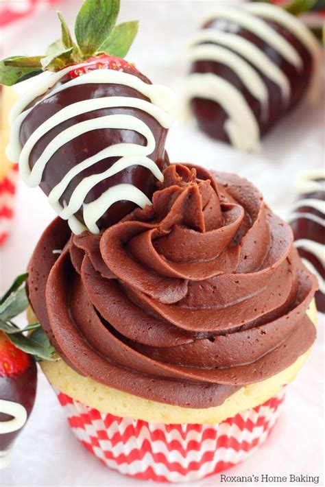 Chocolate Dipped Strawberry Surprise Cupcakes Recipe Receitas Cozinhar