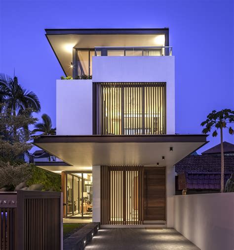 thin  elegant modern house  wallflower architecture design